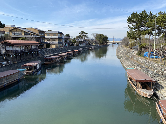 秋の宇治川遊覧船